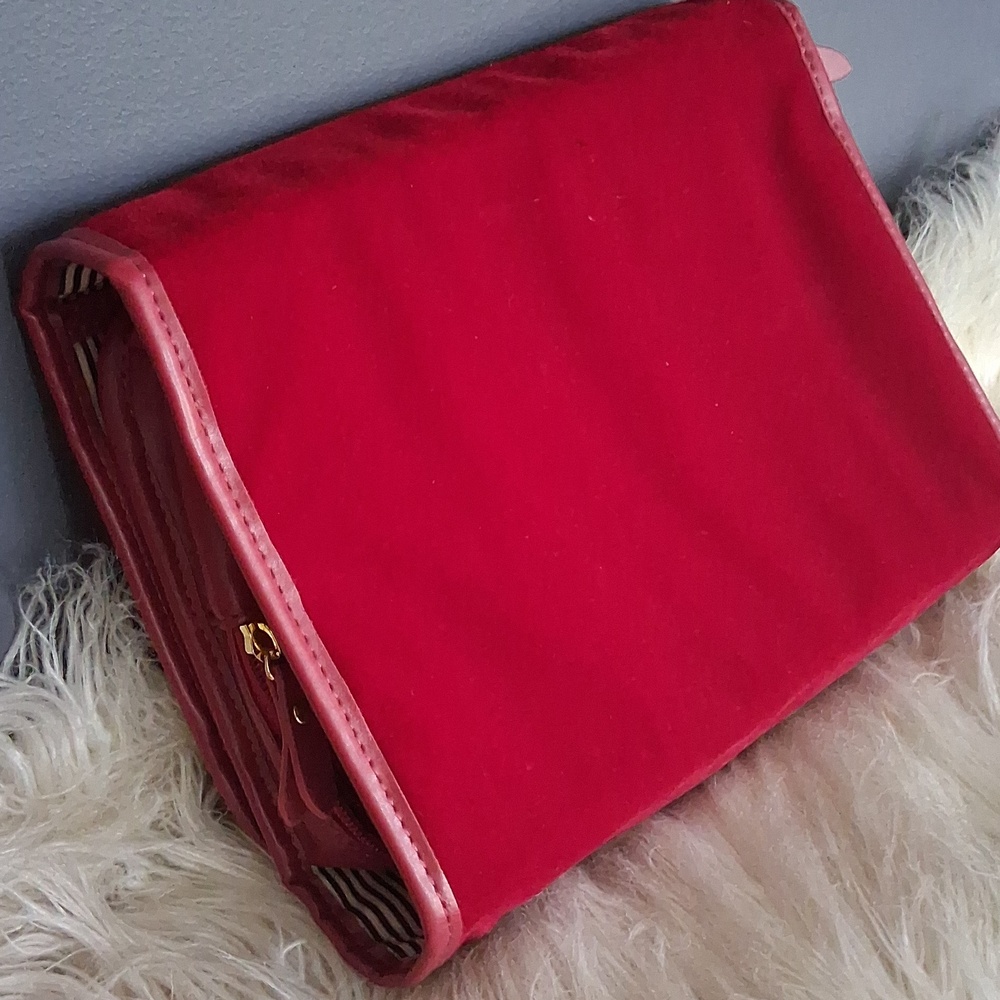 PurseN Toiletry Bag - Picture 4 of 16